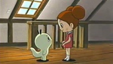 Okładka Nanami-chan z małym zielonkawym duchem Nanami i dziewczynką Michi w pokoju na poddaszu