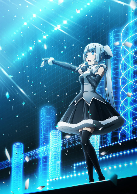 Miss Monochrome śpiewająca na futurystycznej niebieskiej scenie
